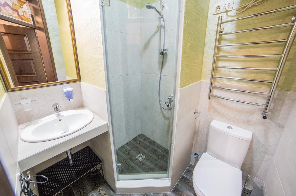 Apartment On Valova 16-2- 2 Minutes To Market Square Lviv Exterior foto