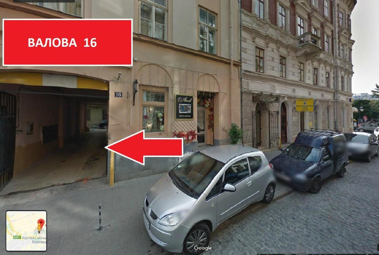 Apartment On Valova 16-2- 2 Minutes To Market Square Lviv Exterior foto